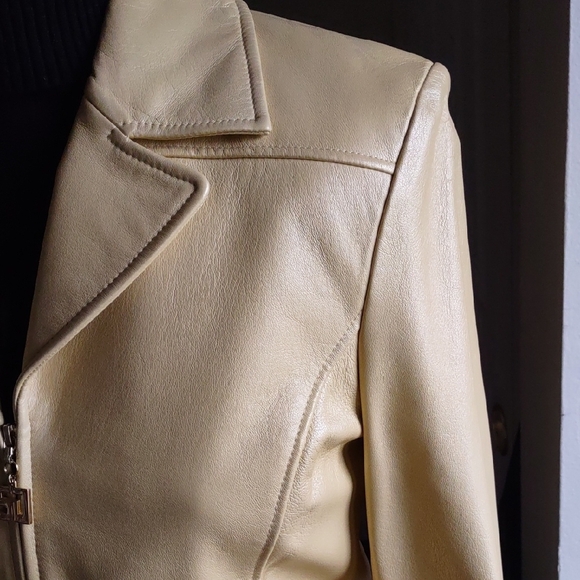 Vintage St. John Buttery Soft Yellow Leather Jacket - Picture 6 of 14